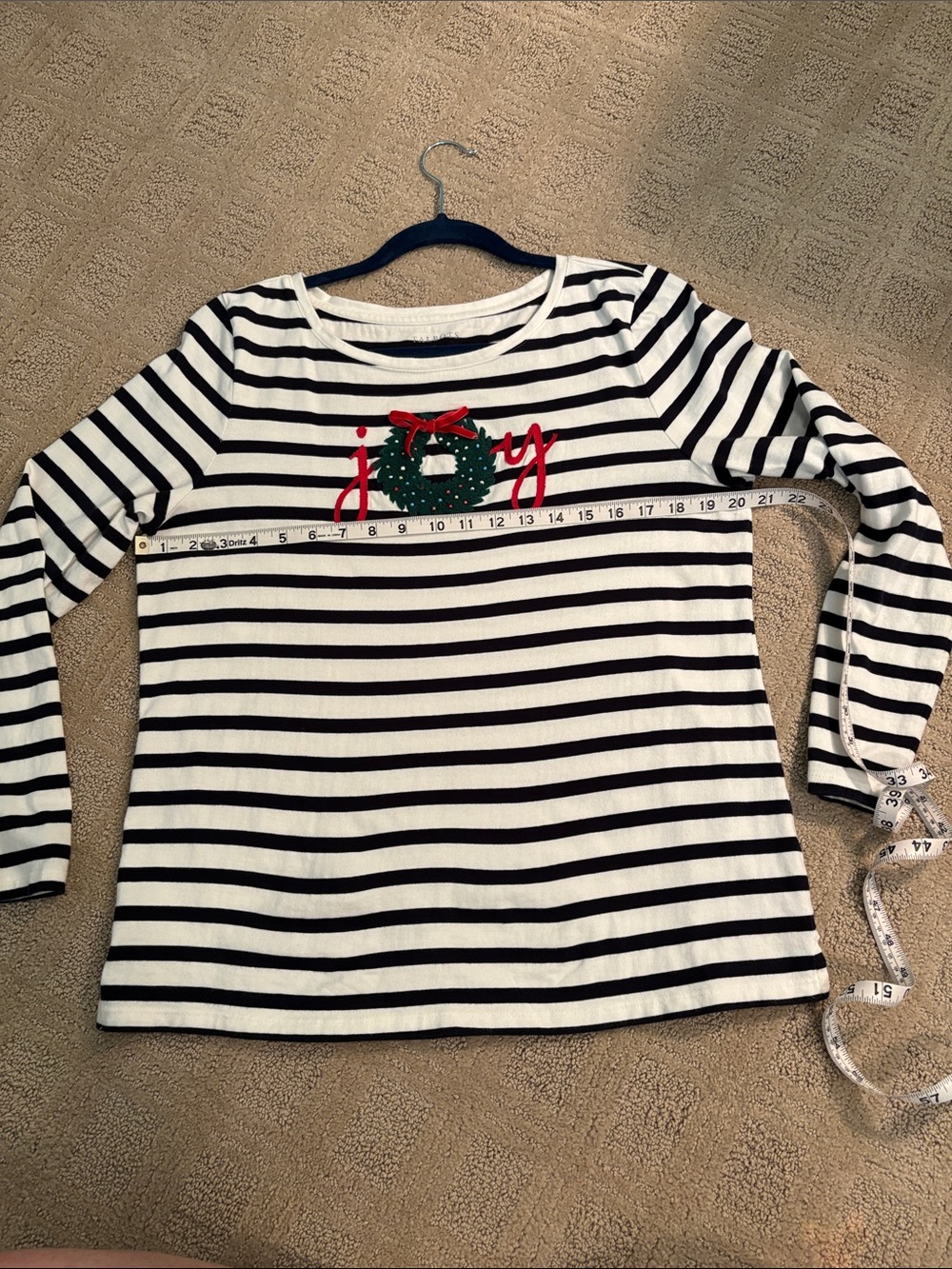 Talbots size L, striped holiday-Joy wreath top, Navy & White